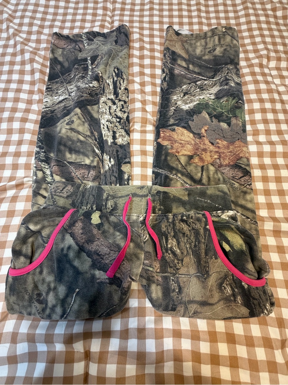Women Camo Fleece Pants with Pink Trim